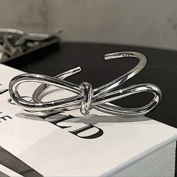 STERLING SILVER BOW KNOT BANGLE BRACELET - Picture 5 of 6